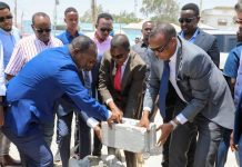 Duqa Muqdisho oo dhagax dhigay baakinka garoonka Muqdisho