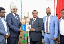 Guddoomiye Muungaab oo Deeq Daawo ah ku wareejiyay ciidamada difaaca deegaanka ee Garabka u ah Ciidamada Qaranka: SAWIRRO